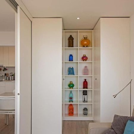 Magnificent 1 Bedroom Apartment With Views Over The Ocean Costa da Caparica Esterno foto