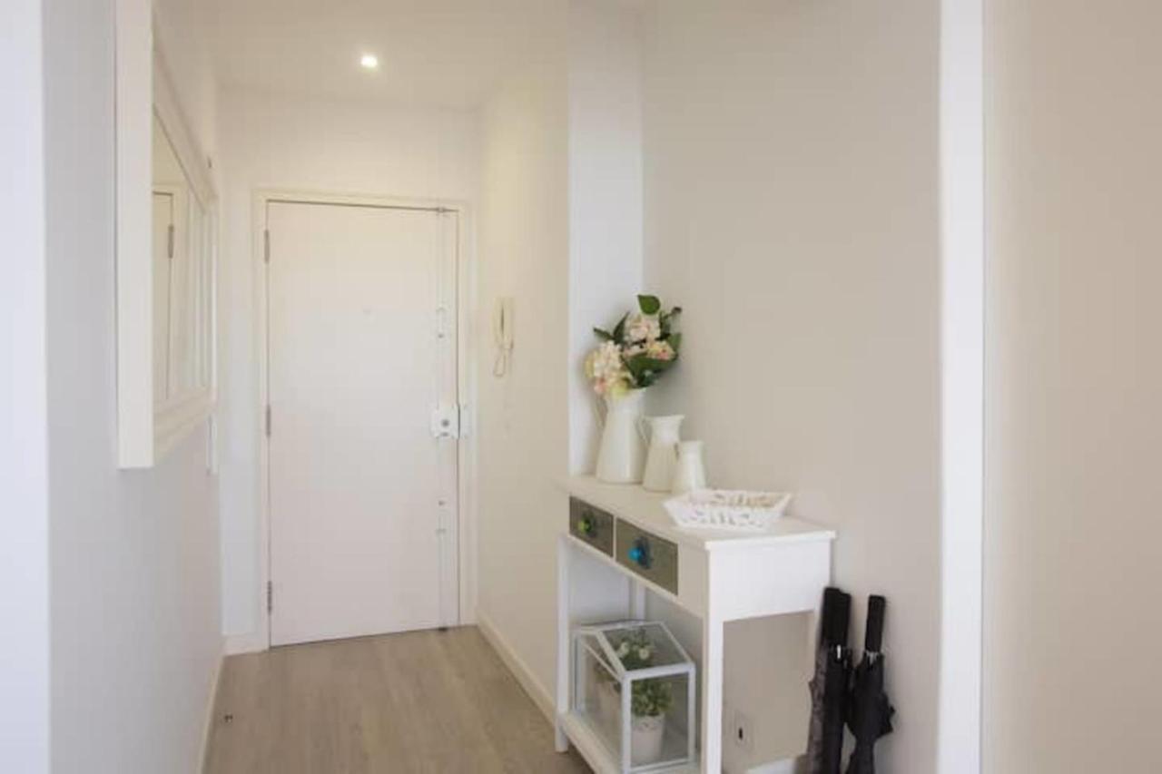 Magnificent 1 Bedroom Apartment With Views Over The Ocean Costa da Caparica Esterno foto